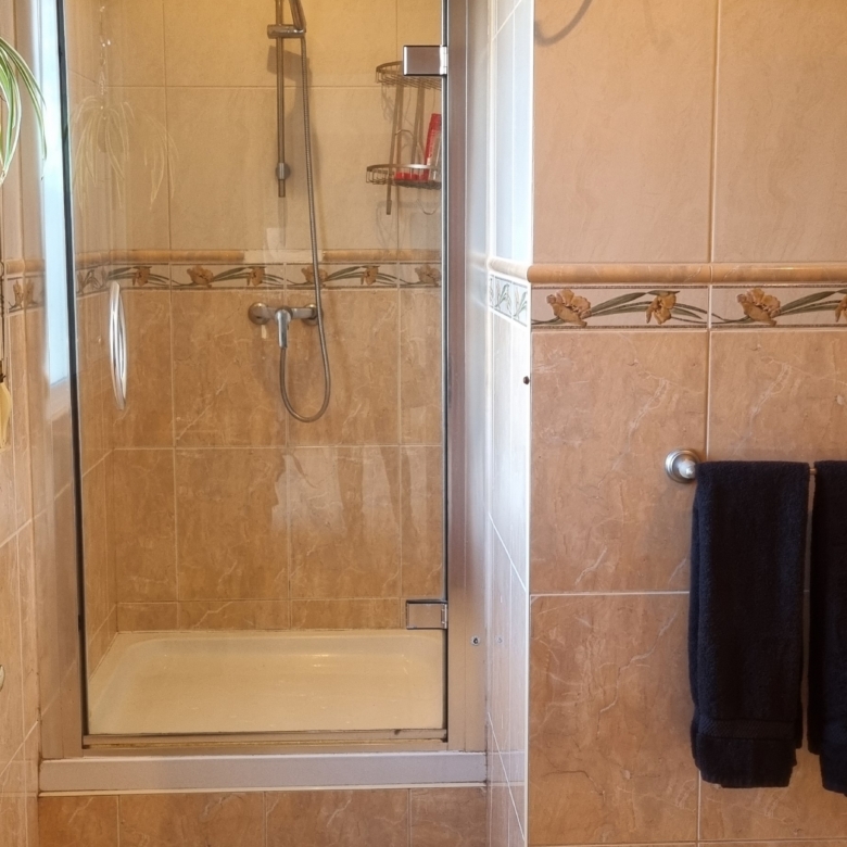 Unieke luxe villa met gastenverblijf en privézwembad te koop in Hondón de los Frailes