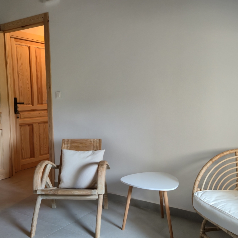 B&B te koop in Almansa: Unieke Off-grid Finca met Toeristische Licentie