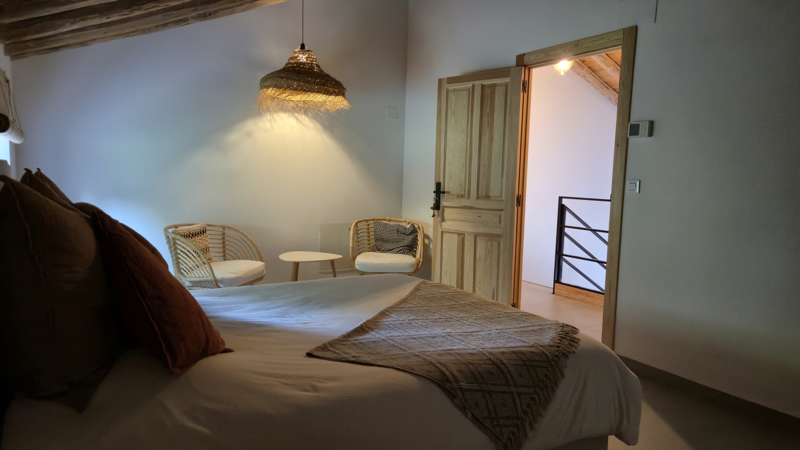 B&B te koop in Almansa: Unieke Off-grid Finca met Toeristische Licentie