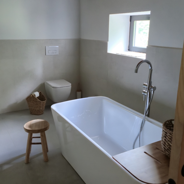 B&B te koop in Almansa: Unieke Off-grid Finca met Toeristische Licentie