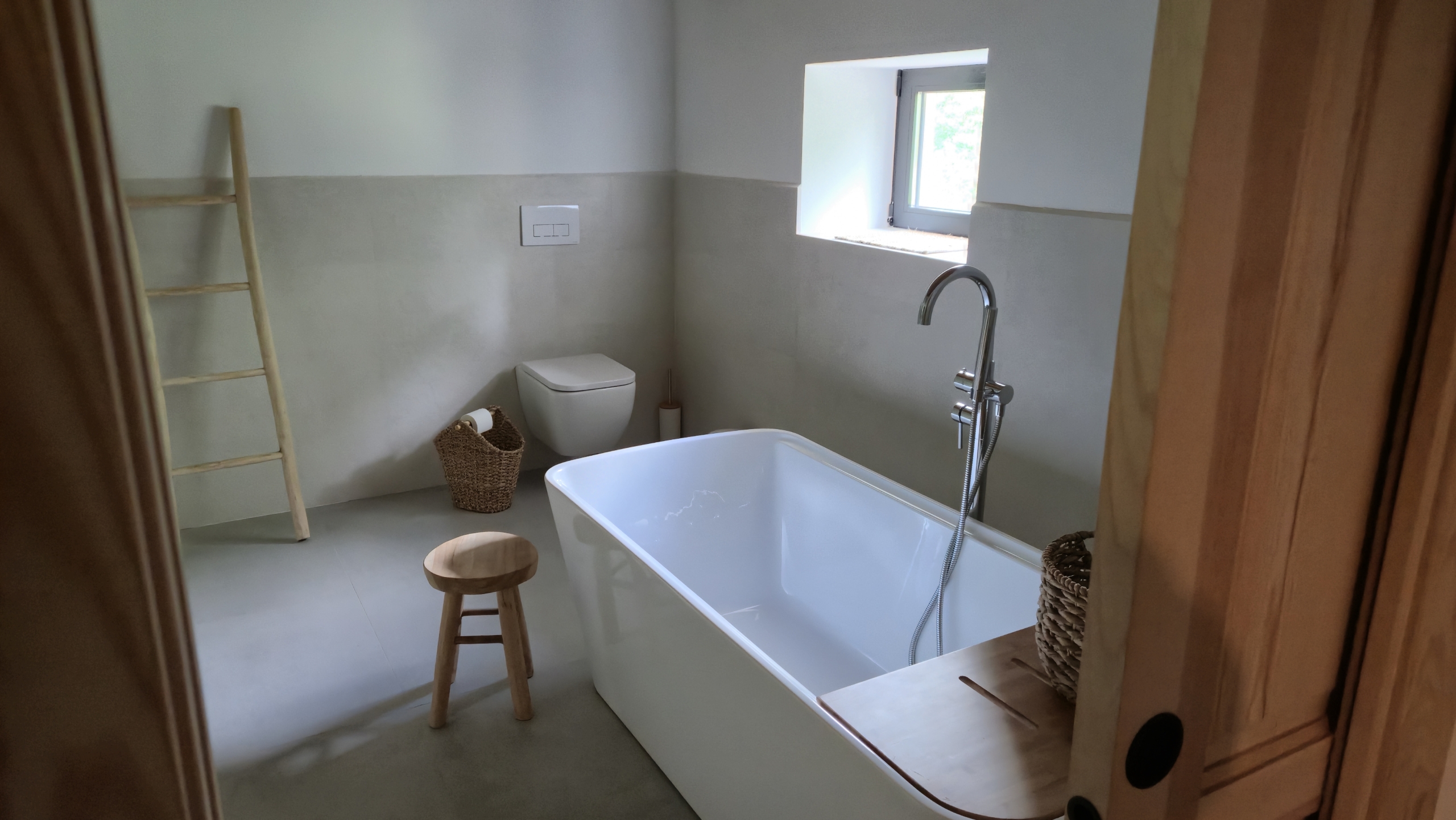 B&B te koop in Almansa: Unieke Off-grid Finca met Toeristische Licentie