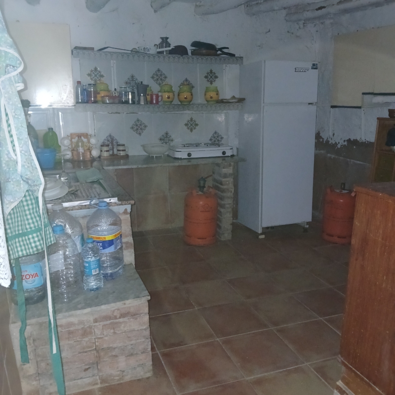 Exclusieve Off-Grid Finca met Gigantisch Perceel & Zwembad in Caudete