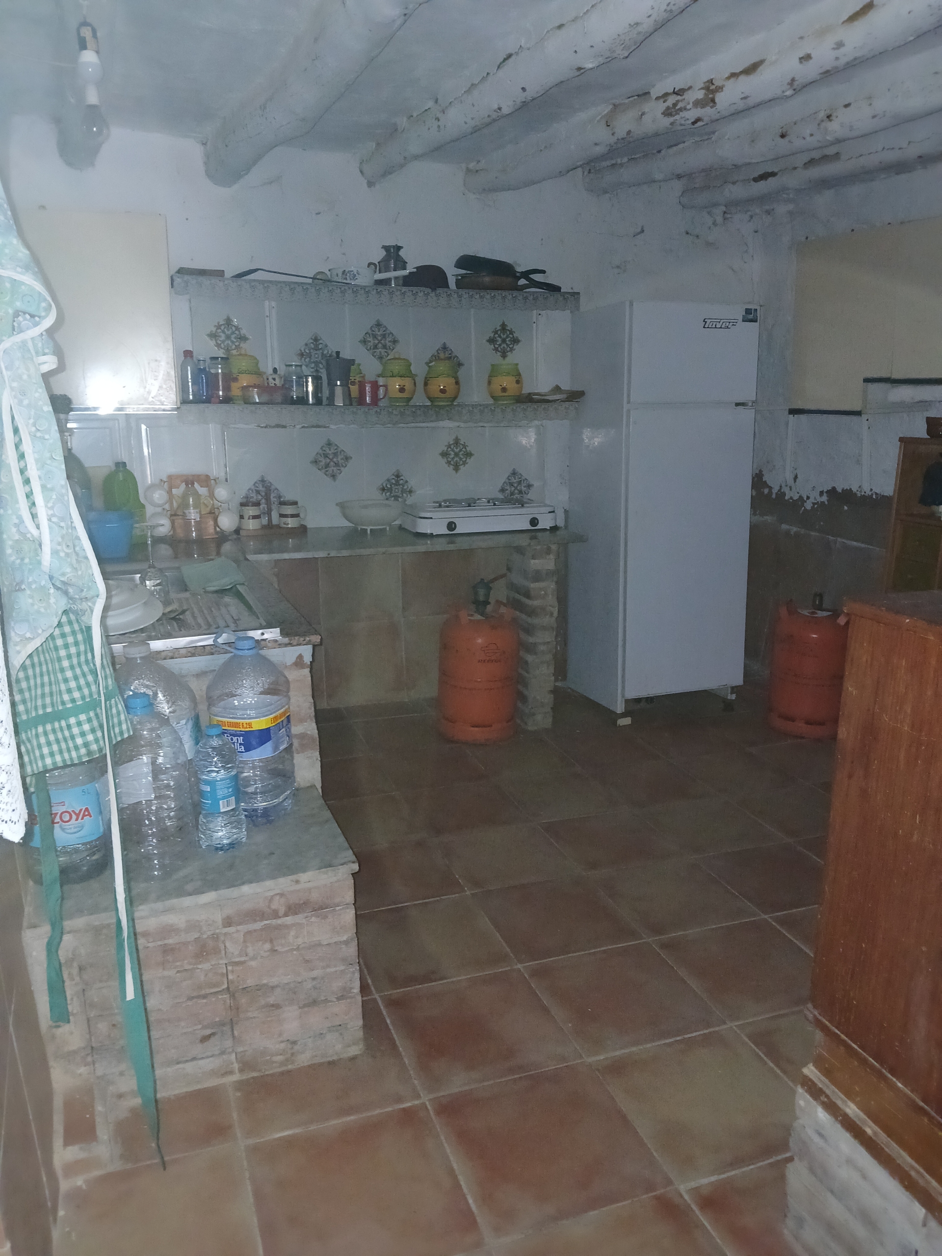 Exclusieve Off-Grid Finca met Gigantisch Perceel & Zwembad in Caudete