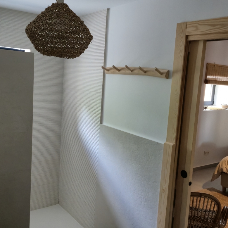 B&B te koop in Almansa: Unieke Off-grid Finca met Toeristische Licentie