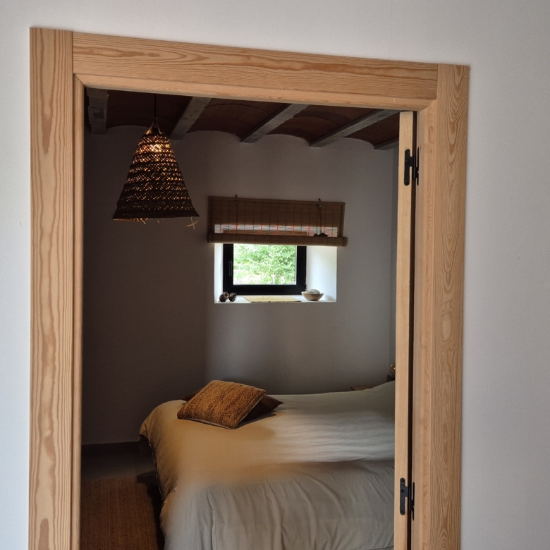 B&B te koop in Almansa: Unieke Off-grid Finca met Toeristische Licentie