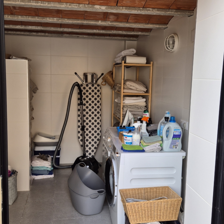 B&B te koop in Almansa: Unieke Off-grid Finca met Toeristische Licentie