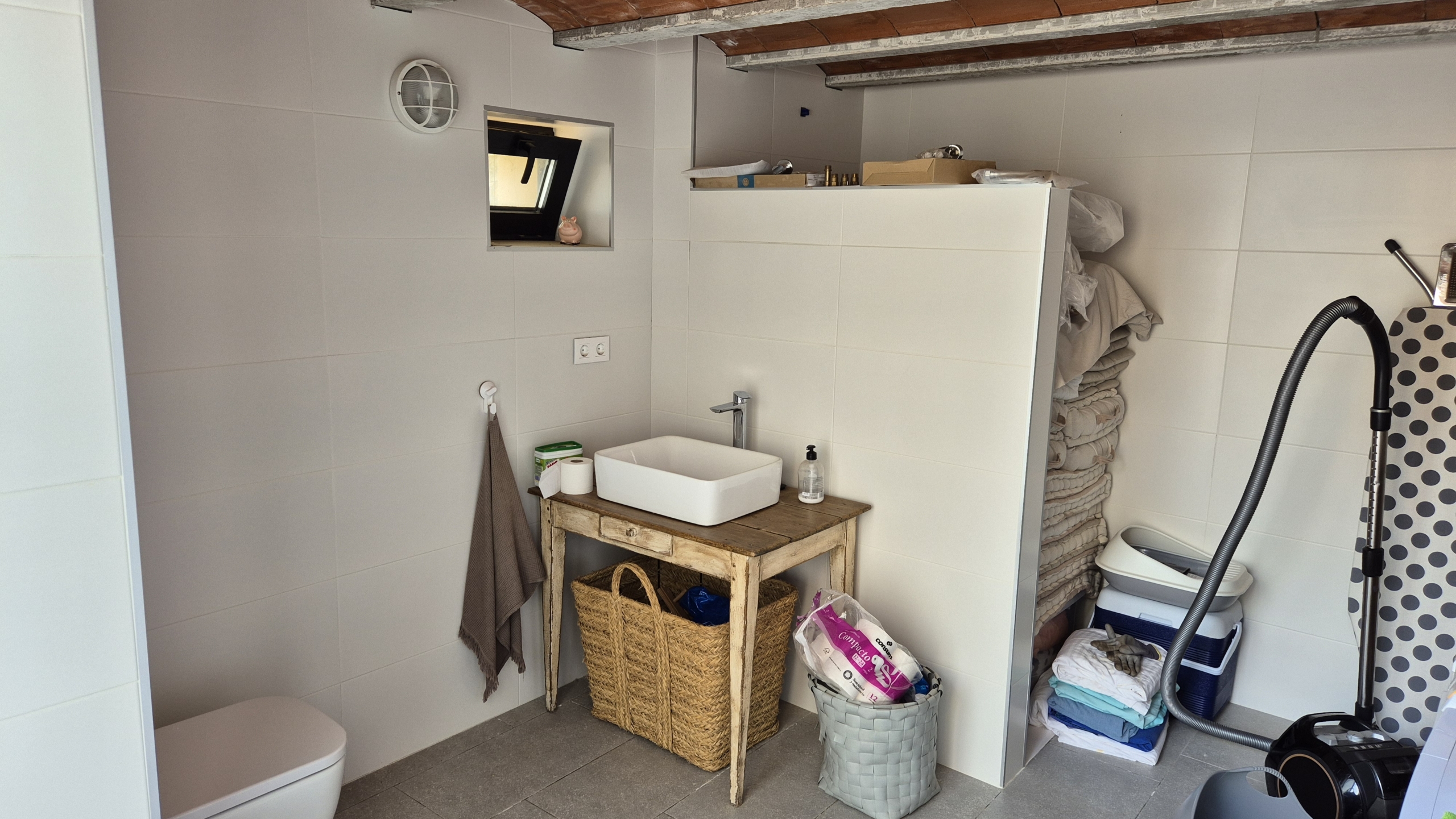 B&B te koop in Almansa: Unieke Off-grid Finca met Toeristische Licentie