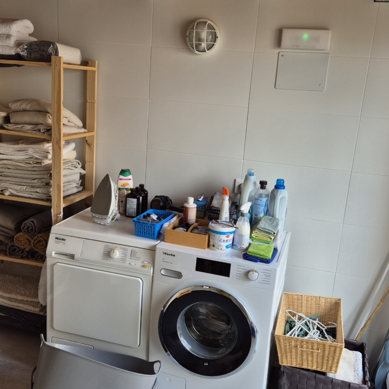 B&B te koop in Almansa: Unieke Off-grid Finca met Toeristische Licentie