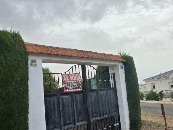 Prachtige en royale plattelandswoning met zwembad en olijfgaard – Nabij Pinoso