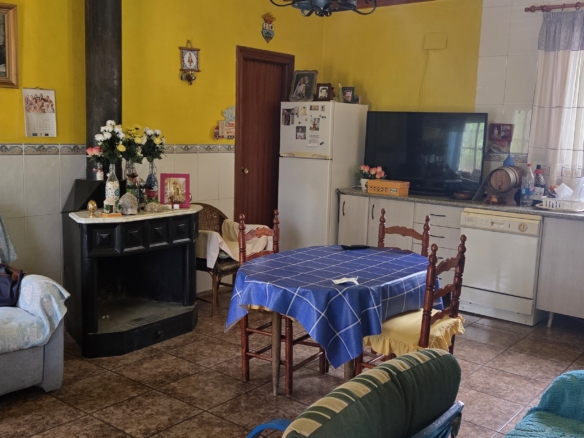 Prachtige en royale plattelandswoning met zwembad en olijfgaard – Nabij Pinoso