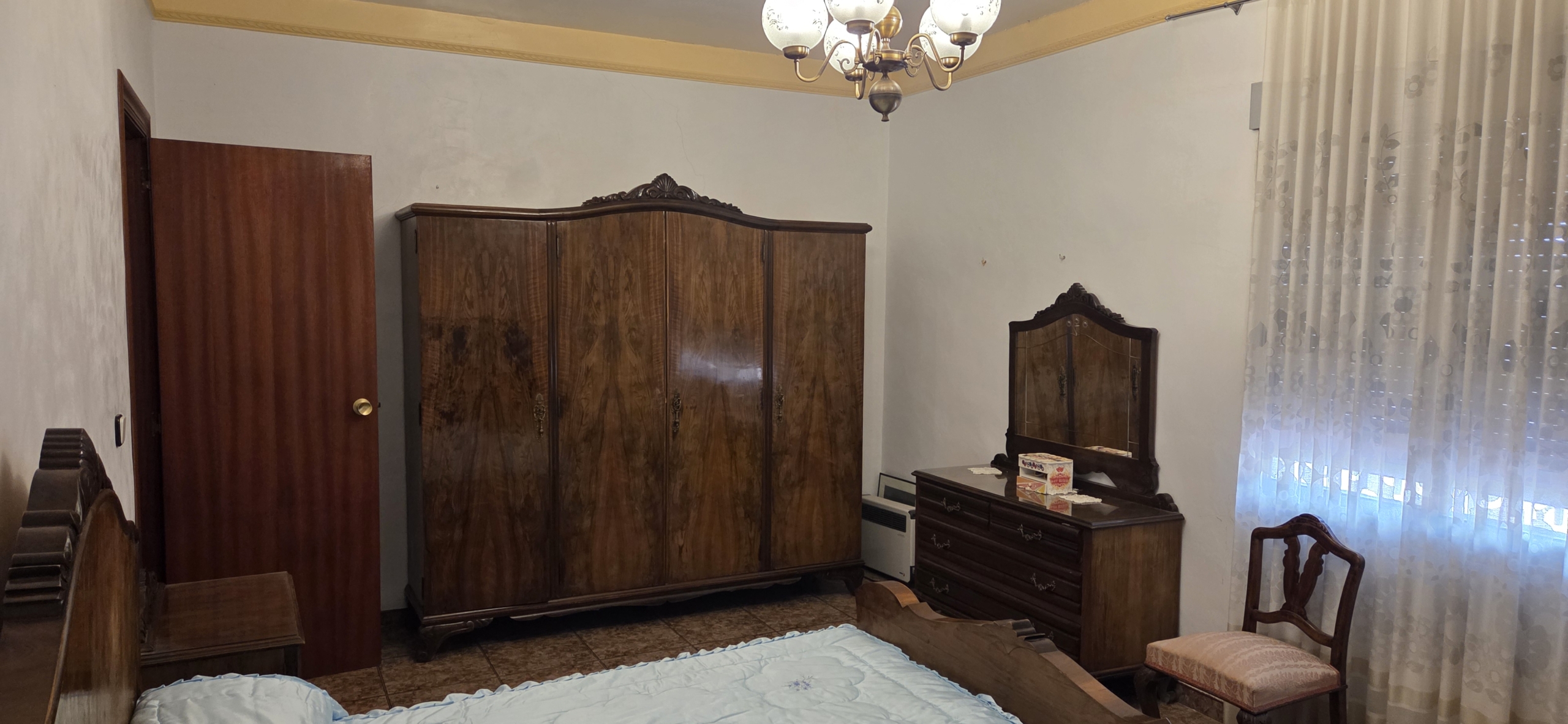 Prachtige en royale plattelandswoning met zwembad en olijfgaard – Nabij Pinoso