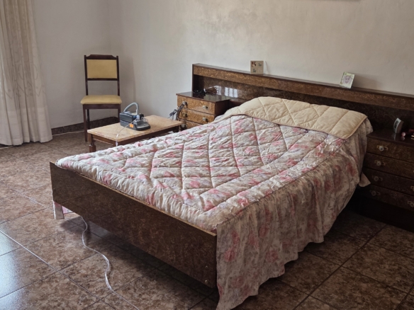 Prachtige en royale plattelandswoning met zwembad en olijfgaard – Nabij Pinoso