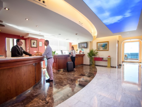 Hotel in Villajoyosa (Ref: DOSI-707)