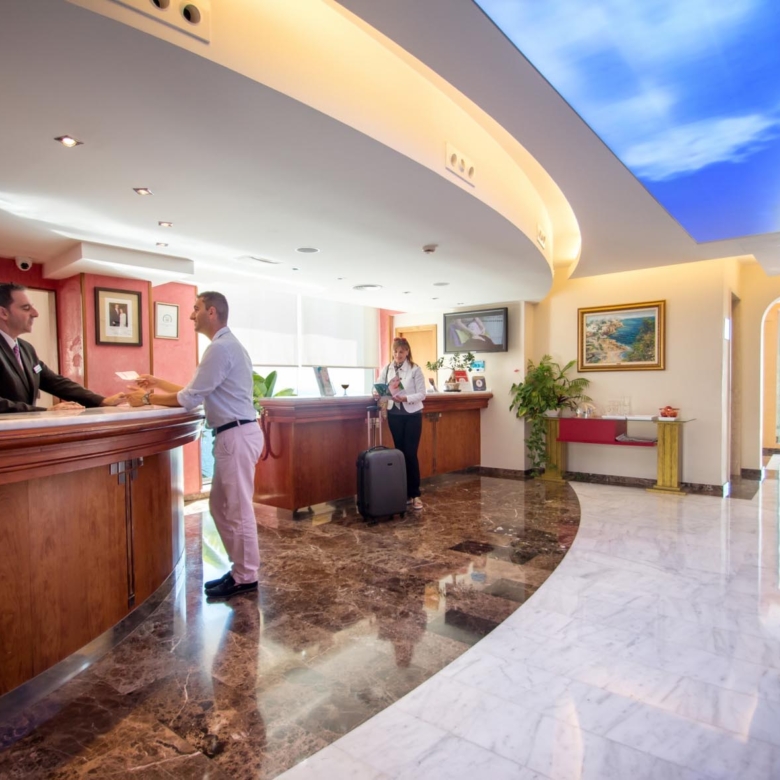 Hotel in Villajoyosa (Ref: DOSI-707)