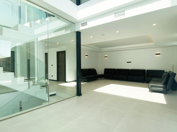 Luxurious Property in Torre La Mata (Ref: DOSI-1434)