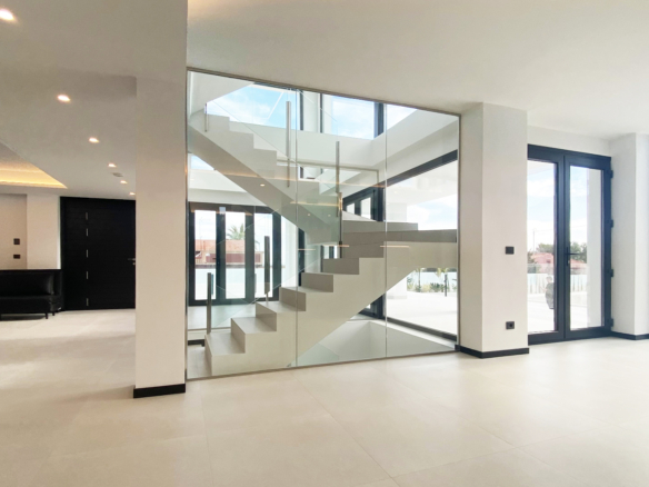 Luxurious Property in Torre La Mata (Ref: DOSI-1434)