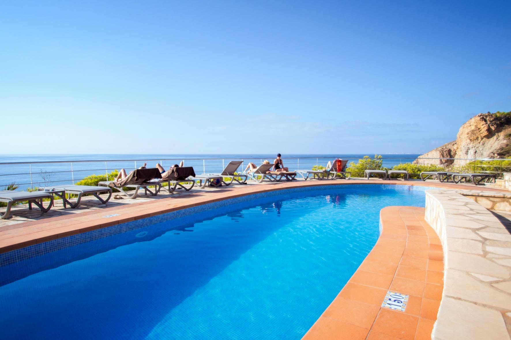 Hotel in Villajoyosa (Ref: DOSI-707)