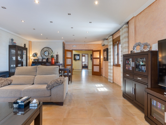 Detached Villa in Los Montesinos (Ref: BCT-MARMA)