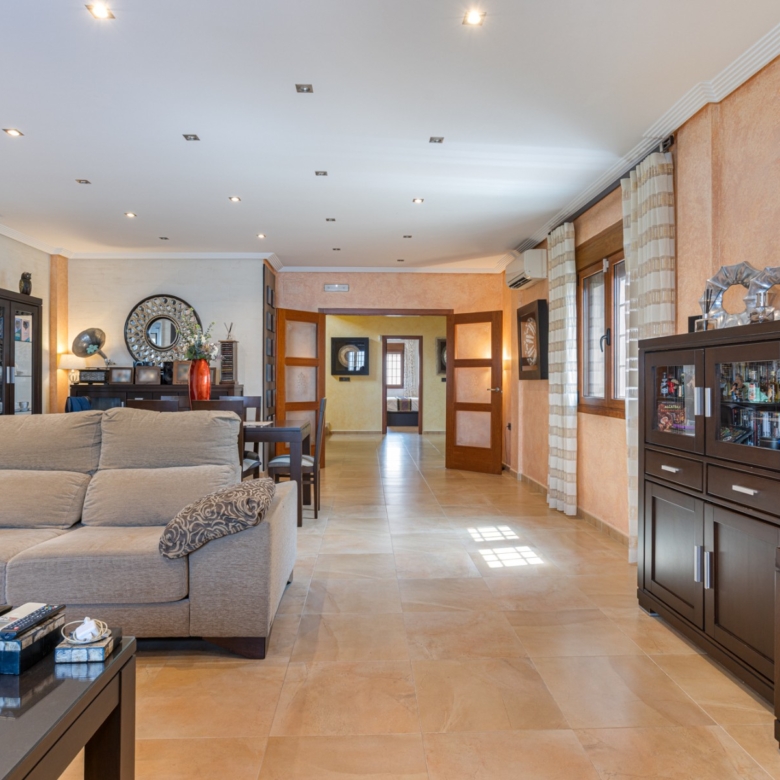 Detached Villa in Los Montesinos (Ref: BCT-MARMA)