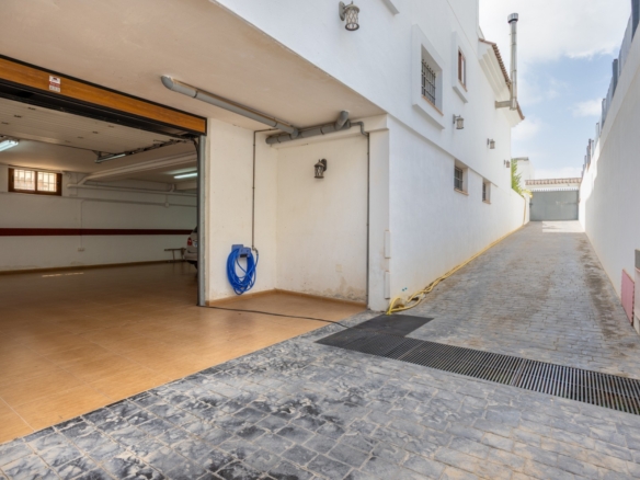 Detached Villa in Los Montesinos (Ref: BCT-MARMA)