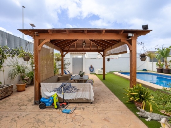 Detached Villa in Los Montesinos (Ref: BCT-MARMA)