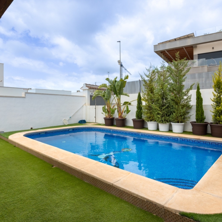 Detached Villa in Los Montesinos (Ref: BCT-MARMA)