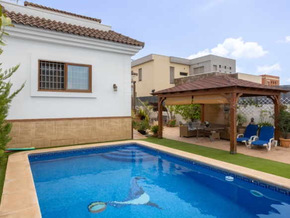 Detached Villa in Los Montesinos (Ref: BCT-MARMA)