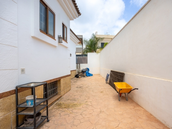 Detached Villa in Los Montesinos (Ref: BCT-MARMA)