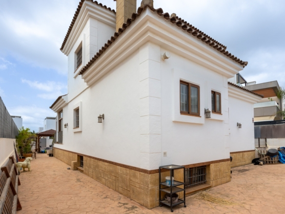 Detached Villa in Los Montesinos (Ref: BCT-MARMA)