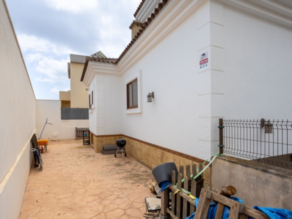 Detached Villa in Los Montesinos (Ref: BCT-MARMA)