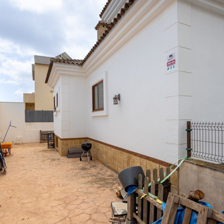 Detached Villa in Los Montesinos (Ref: BCT-MARMA)