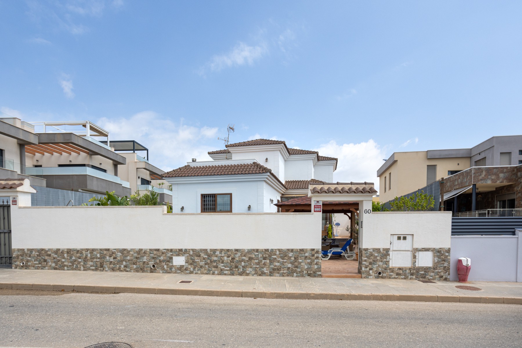 Detached Villa in Los Montesinos (Ref: BCT-MARMA)