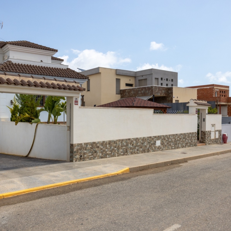 Detached Villa in Los Montesinos (Ref: BCT-MARMA)