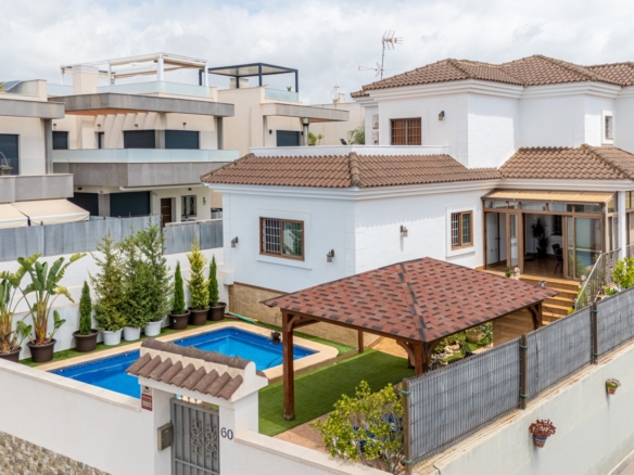 Detached Villa in Los Montesinos (Ref: BCT-MARMA)