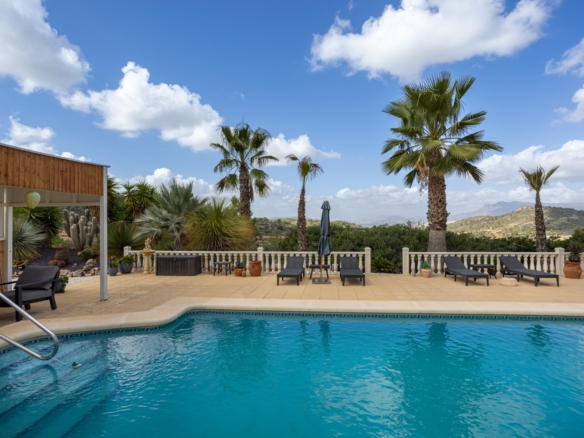 Detached Villa in La Zarza (Ref: BC-ERDO)