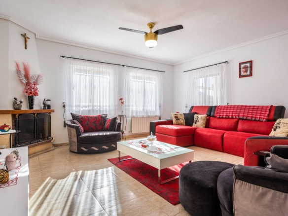 Finca – Country Property in La Zarza (Ref: BC-ANEEHS-D)
