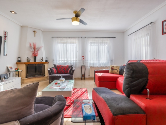 Finca – Country Property in La Zarza (Ref: BC-ANEEHS-D)