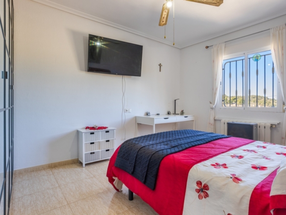 Finca – Country Property in La Zarza (Ref: BC-ANEEHS-D)