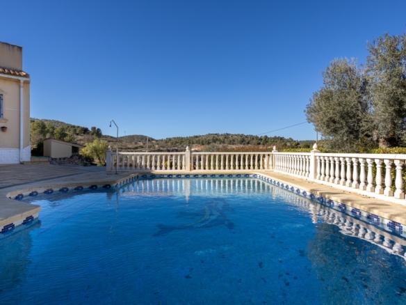 Finca – Country Property in La Zarza (Ref: BC-ANEEHS-D)
