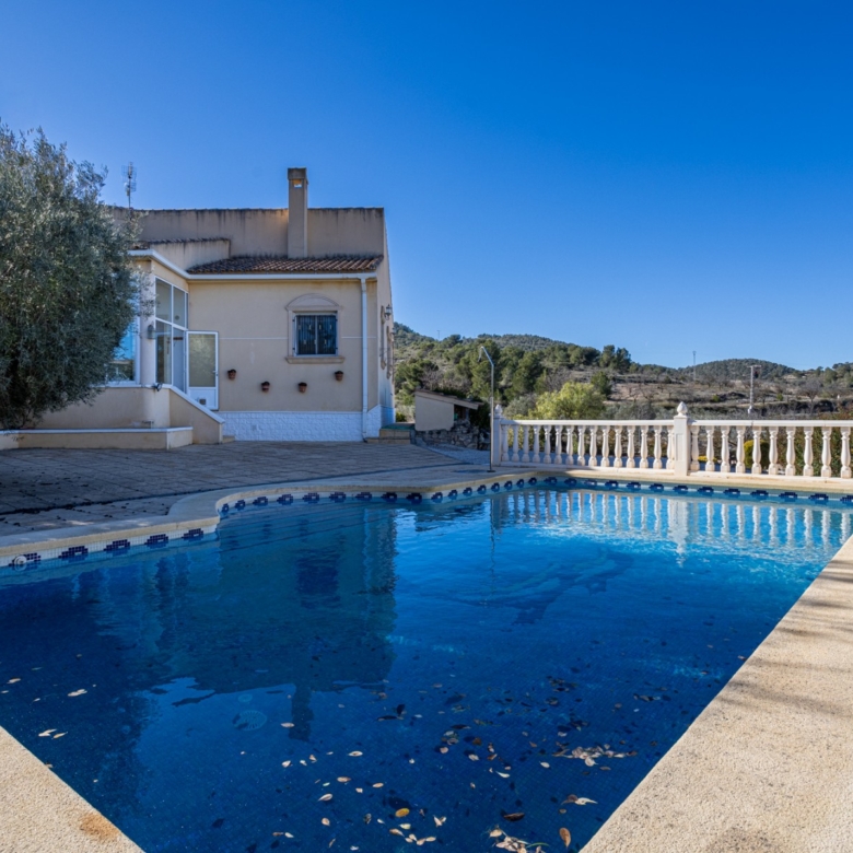Finca – Country Property in La Zarza (Ref: BC-ANEEHS-D)