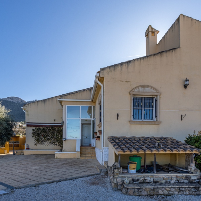 Finca – Country Property in La Zarza (Ref: BC-ANEEHS-D)