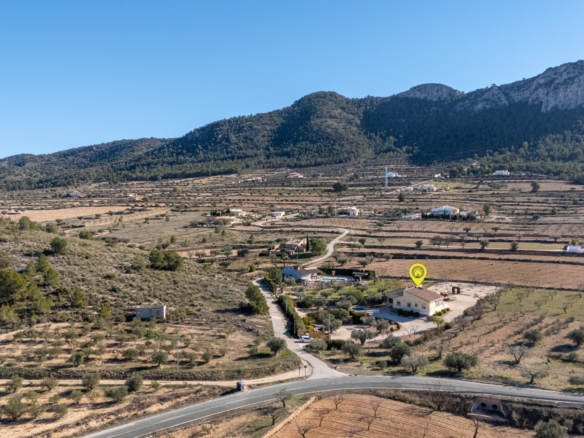 Finca – Country Property in La Zarza (Ref: BC-ANEEHS-D)