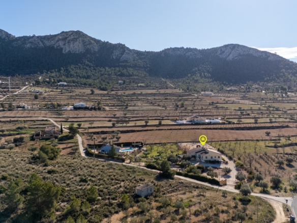 Finca – Country Property in La Zarza (Ref: BC-ANEEHS-D)