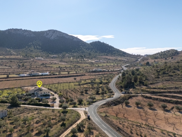 Finca – Country Property in La Zarza (Ref: BC-ANEEHS-D)