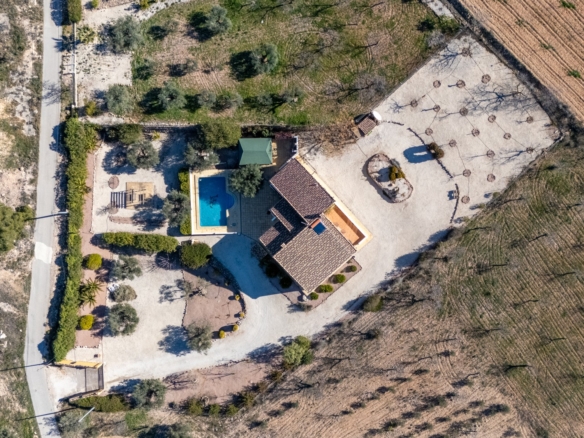 Finca – Country Property in La Zarza (Ref: BC-ANEEHS-D)