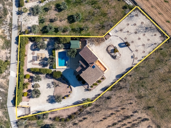 Finca – Country Property in La Zarza (Ref: BC-ANEEHS-D)