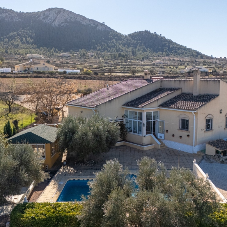 Finca – Country Property in La Zarza (Ref: BC-ANEEHS-D)