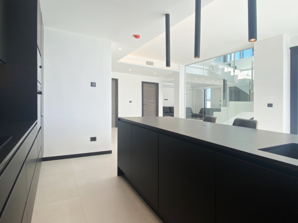 Luxurious Property in Torre La Mata (Ref: DOSI-1434)