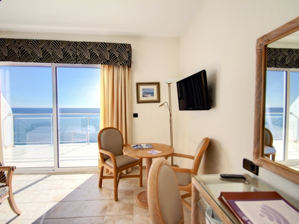 Hotel in Villajoyosa (Ref: DOSI-707)