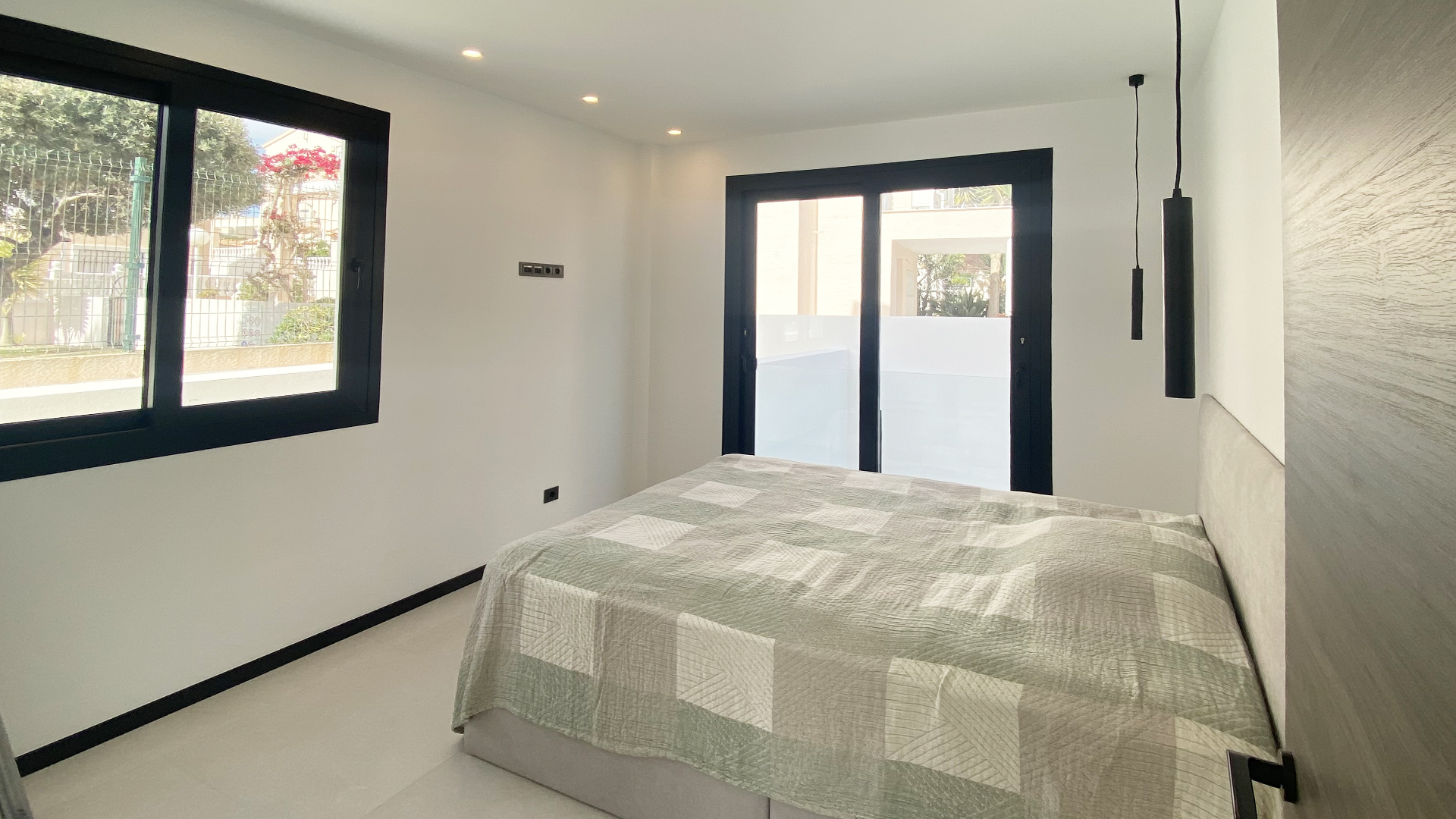 Luxurious Property in Torre La Mata (Ref: DOSI-1434)